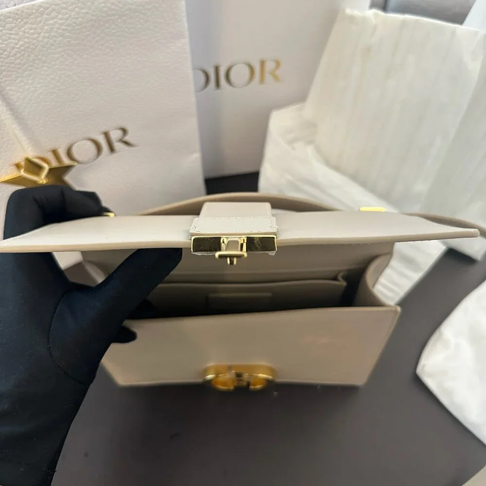 Dior 30 Montaigne Bag - Picture 4 of 5